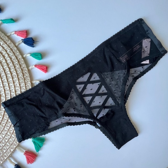 Victoria's Secret Very Sexy Back Cut-Out Cheeky Panty Black Small NEW - Picture 7 of 7